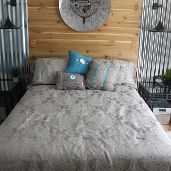 Queen size / Bedroom